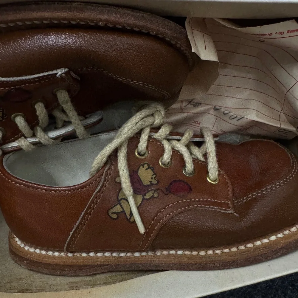 Vintage 1964 Disney Winnie the Pooh Brown Leather Lace Up Shoes Boy 7